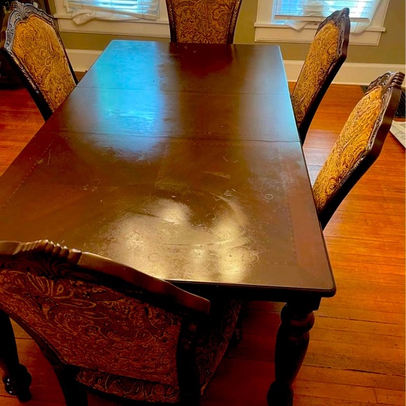 Renaissance dining furniture set - Picture 3 of 8